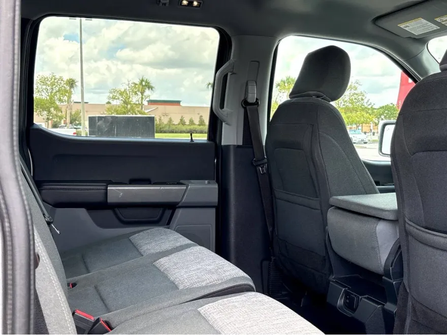 2023 Ford F-150 XLT photo 1