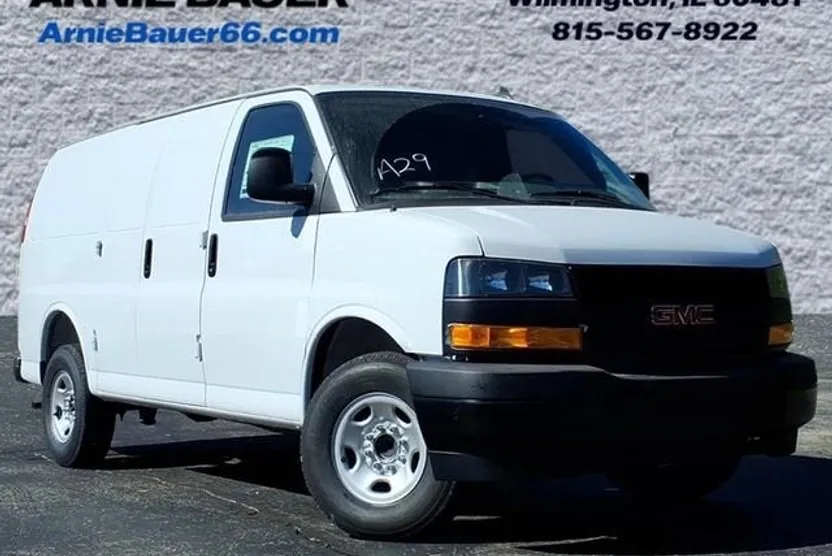 2025 Gmc Savana Cargo 2500 photo 1
