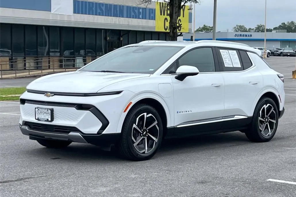 2025 Chevrolet Equinox EV 1LT photo 1