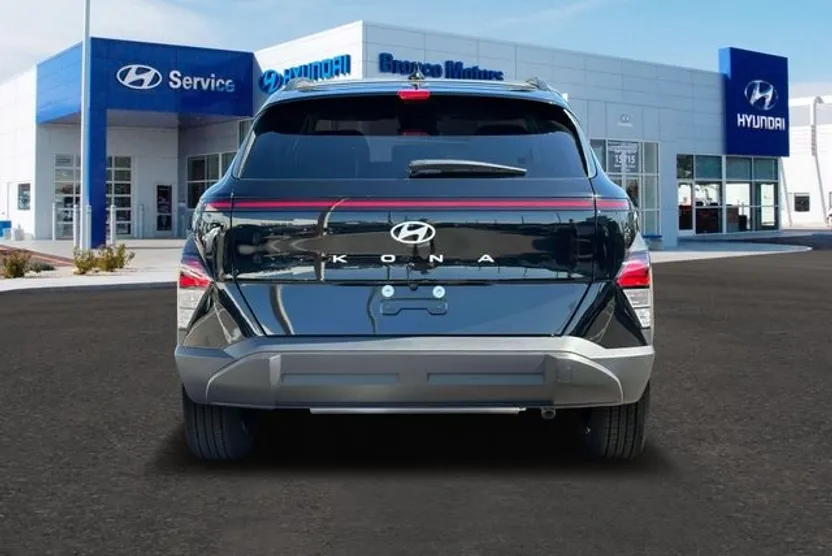 2025 Hyundai Kona SEL photo 1