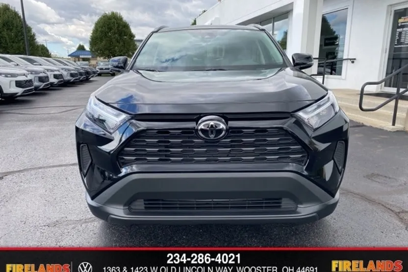 2025 Toyota RAV4 XLE photo 1