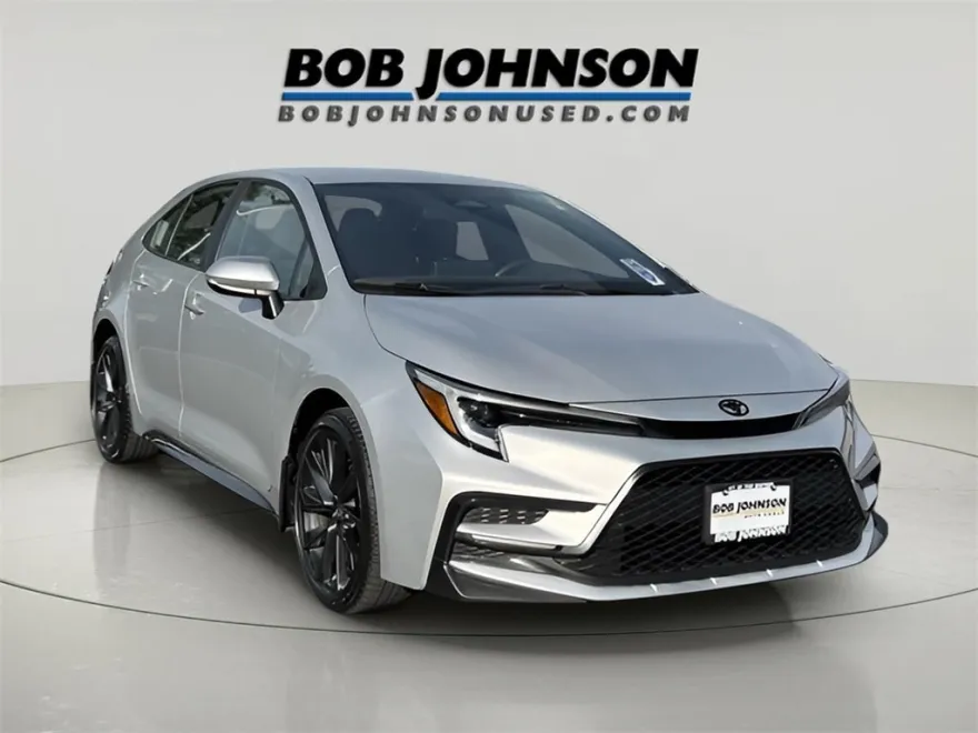 2024 Toyota Corolla SE photo 1