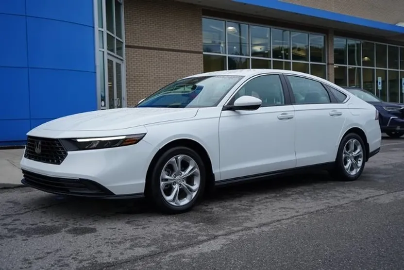 2023 Honda Accord LX photo 1