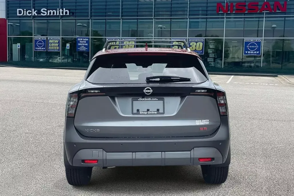 2025 Nissan Kicks SR photo 1