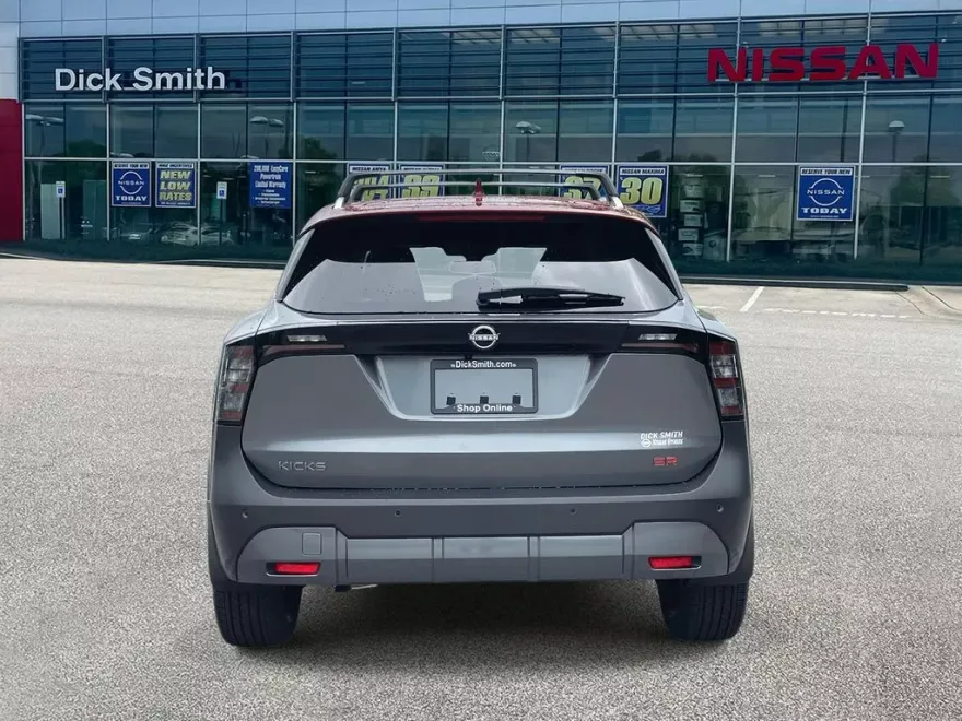 2025 Nissan Kicks SR photo 1