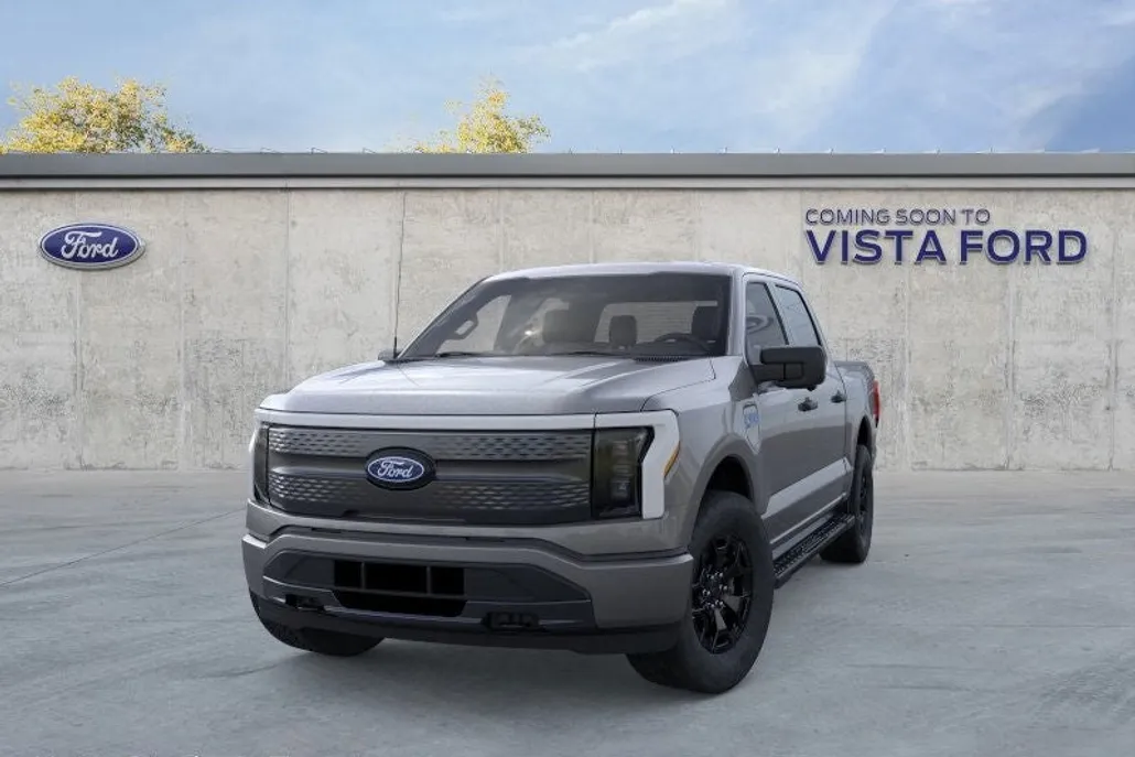 2025 Ford F-150 Lightning XLT photo 1
