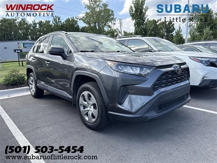2021 Toyota RAV4 LE photo 1