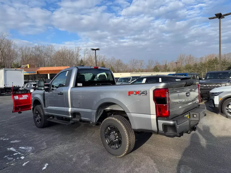 2024 Ford F-350 XL photo 1