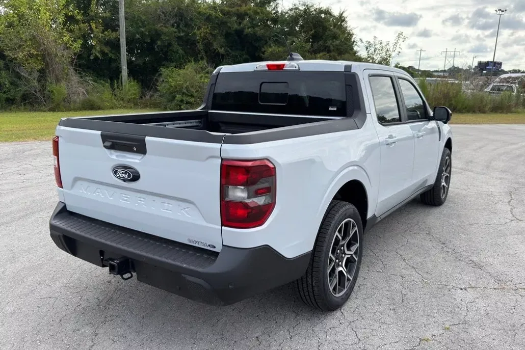 2025 Ford Maverick Lariat photo 1