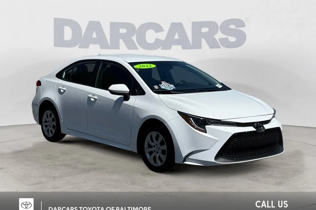 2022 Toyota Corolla LE photo 1
