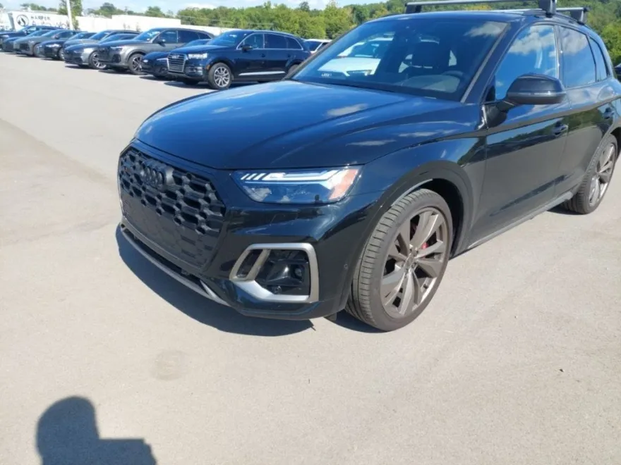 2025 Audi SQ5 Prestige photo 1