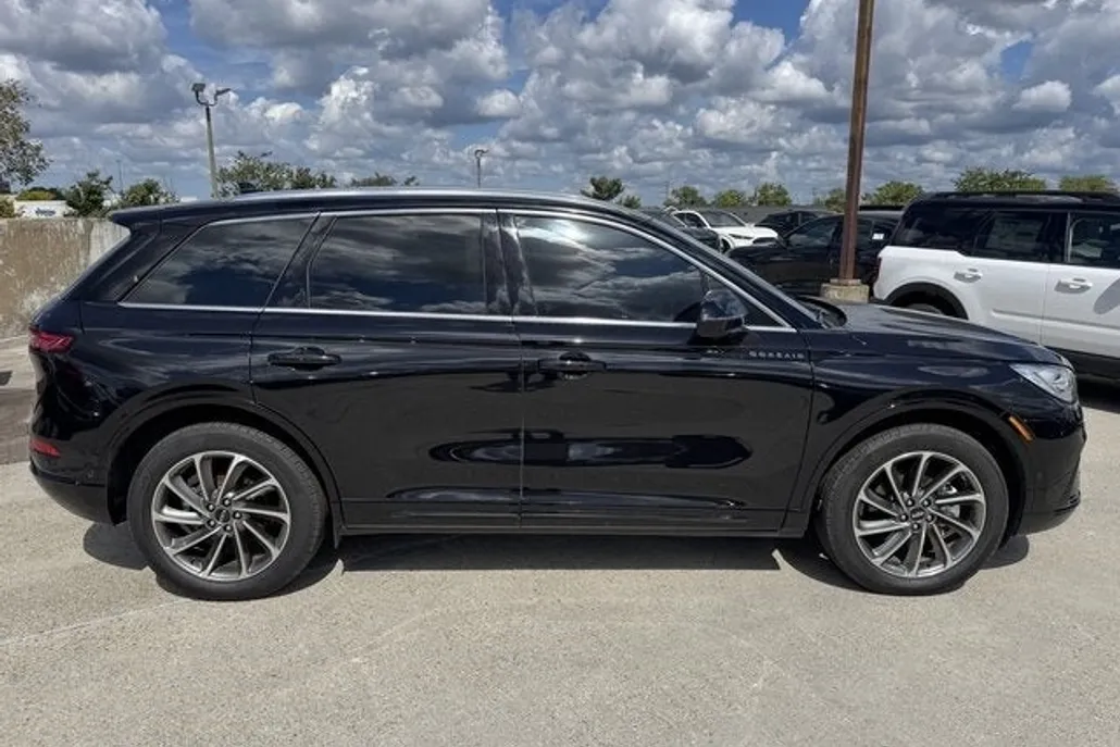 2024 Lincoln Corsair Grand Touring photo 1
