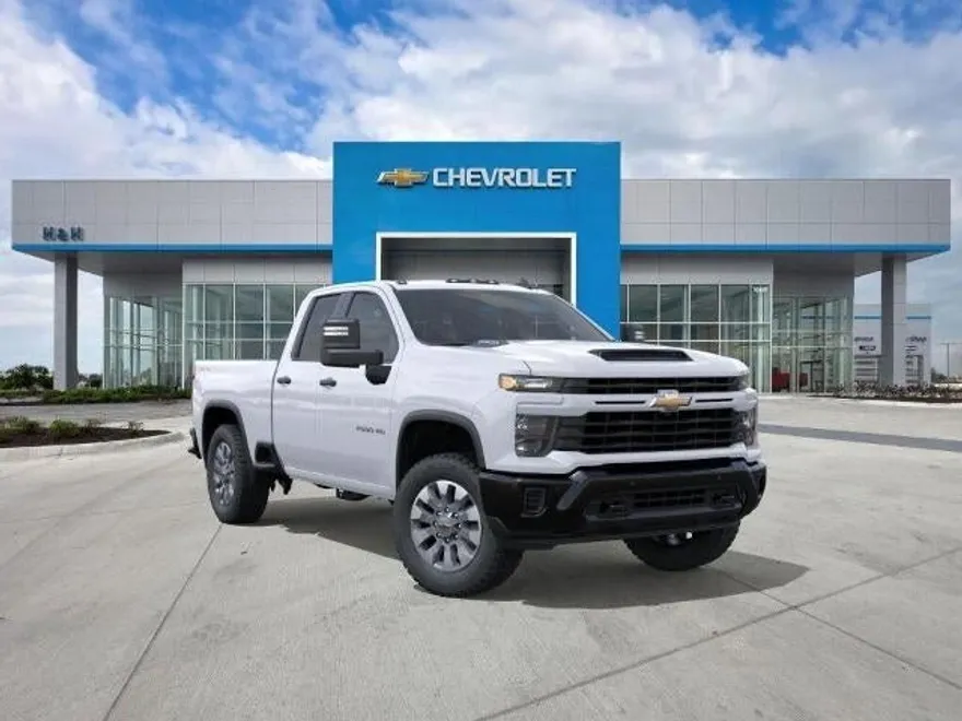 2026 Chevrolet Silverado 2500HD Custom photo 1