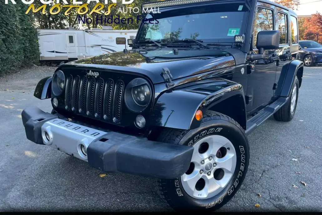 2015 Jeep Wrangler Unlimited Sahara photo 1