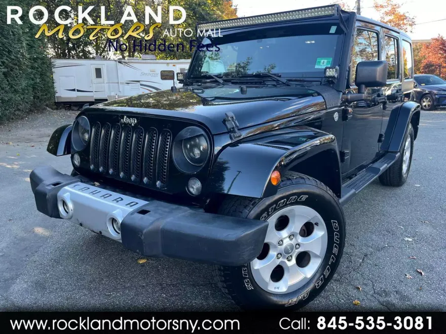 2015 Jeep Wrangler Unlimited Sahara photo 1