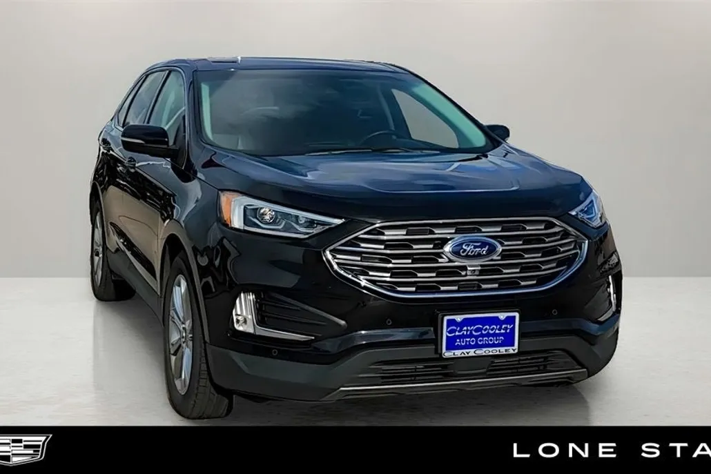 2022 Ford Edge Titanium photo 1