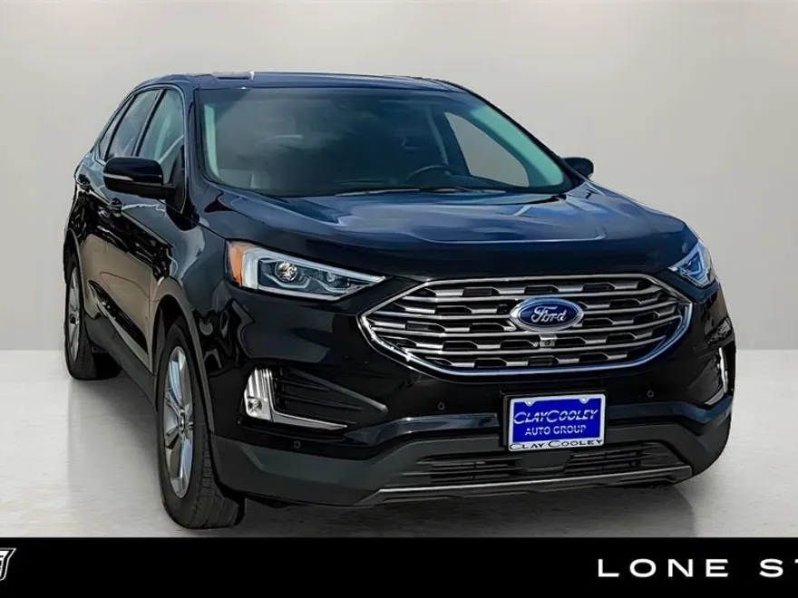 2022 Ford Edge Titanium photo 1