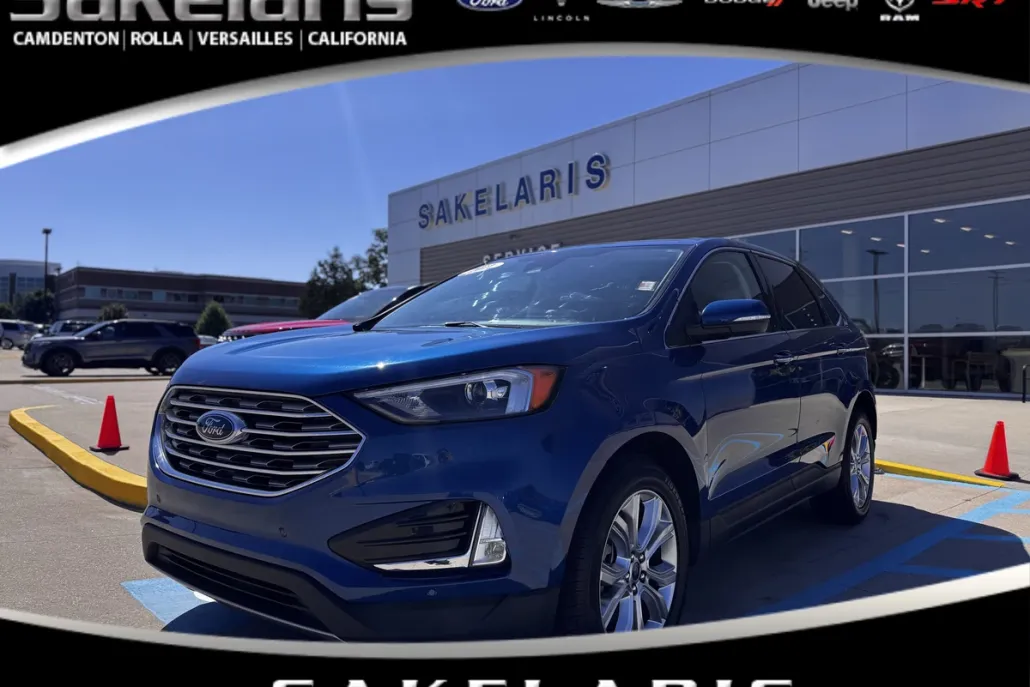 2022 Ford Edge Titanium photo 1