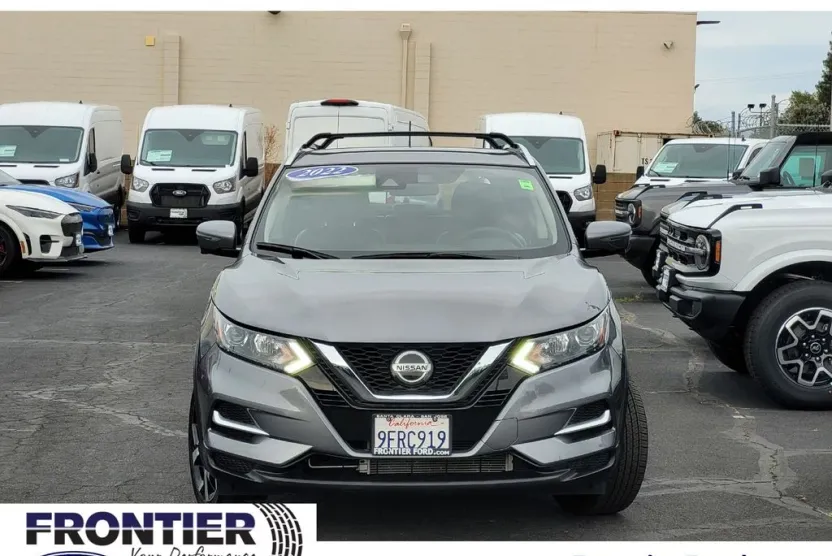 2022 Nissan Rogue Sport SL photo 1
