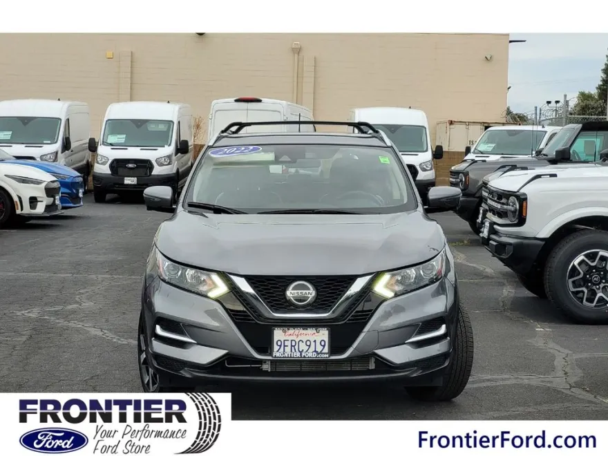 2022 Nissan Rogue Sport SL photo 1