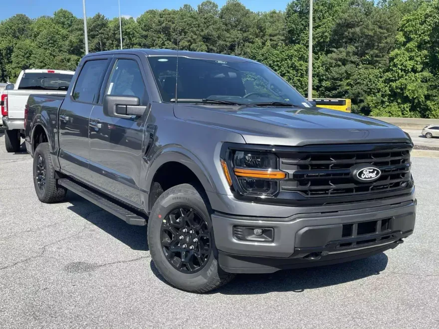 2025 Ford F-150 XLT photo 1