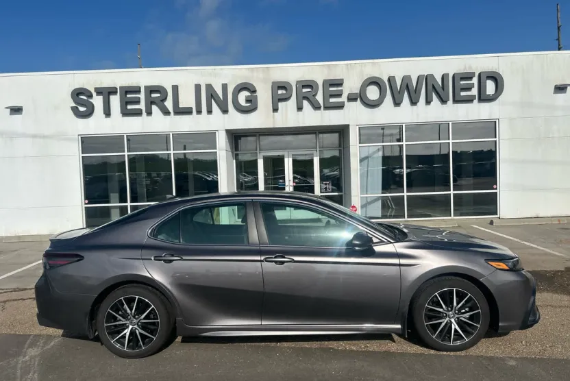2023 Toyota Camry SE photo 1