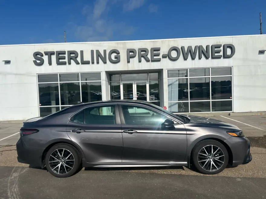 2023 Toyota Camry SE photo 1
