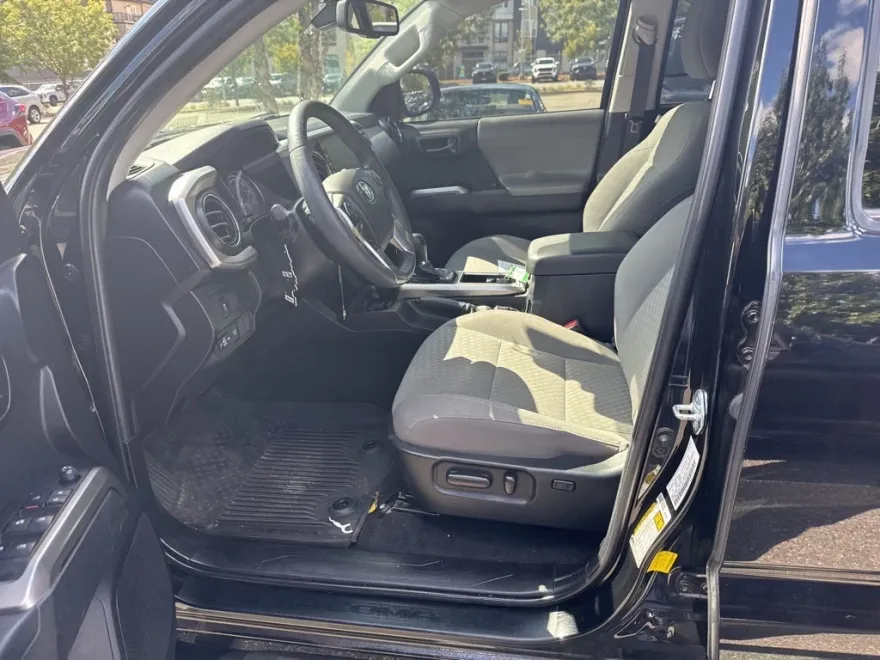 2022 Toyota Tacoma SR5 V6 photo 1