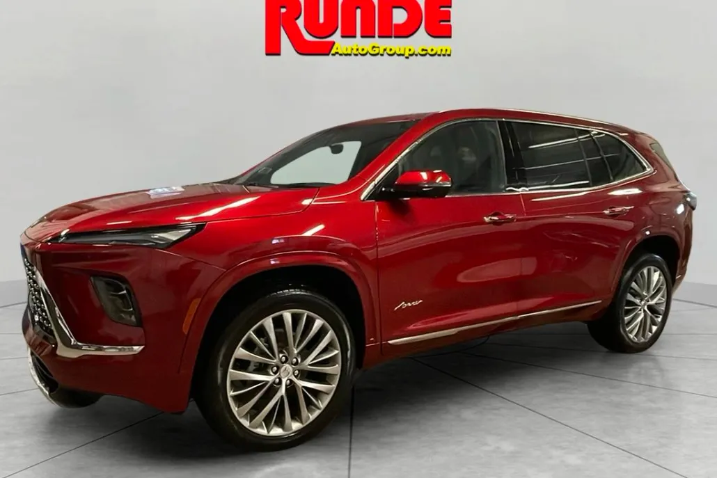 2025 Buick Enclave Avenir photo 1