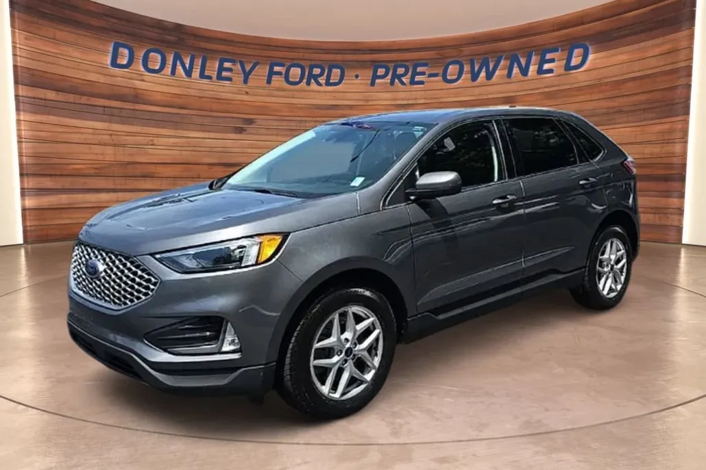 2023 Ford Edge SEL photo 1