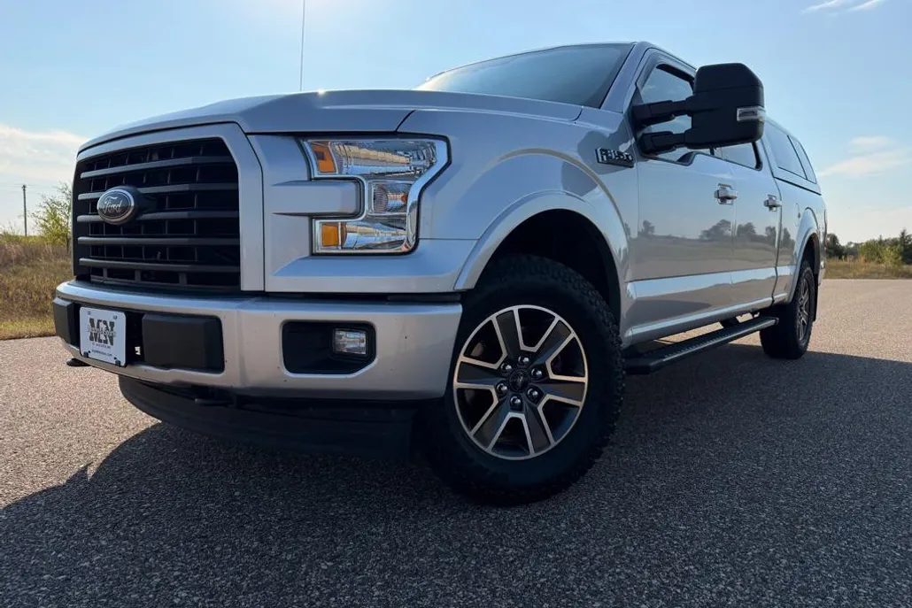 2017 Ford F-150 photo 1