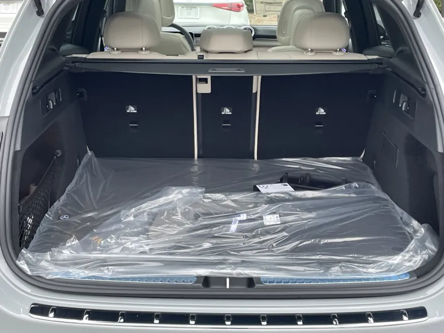 2026 Mercedes Benz GLC 300 photo 1