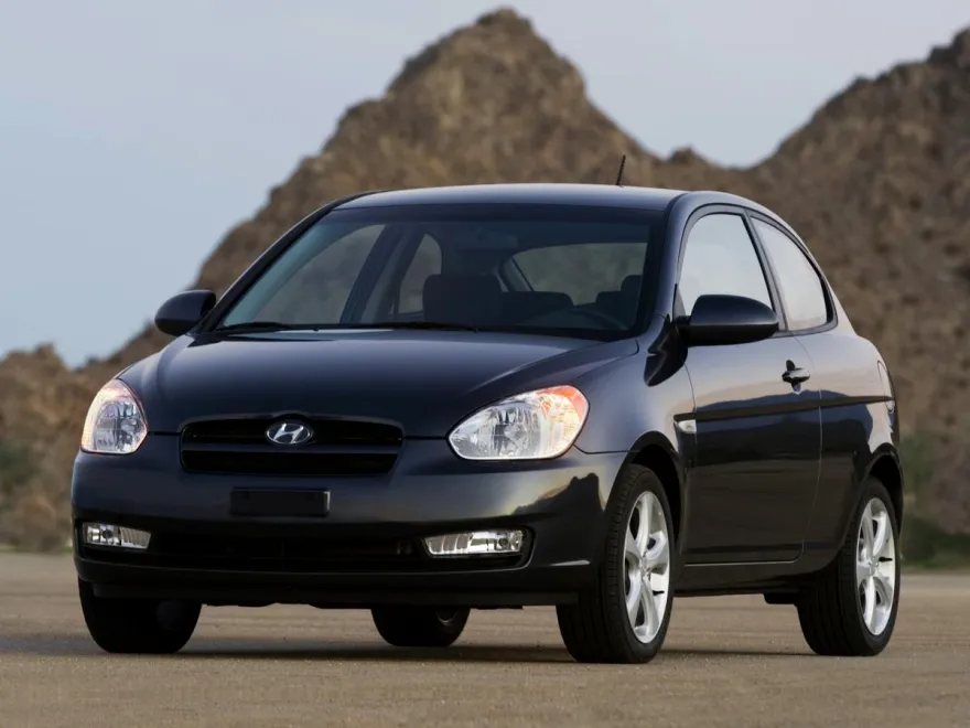 2008 Hyundai Accent GS photo 1