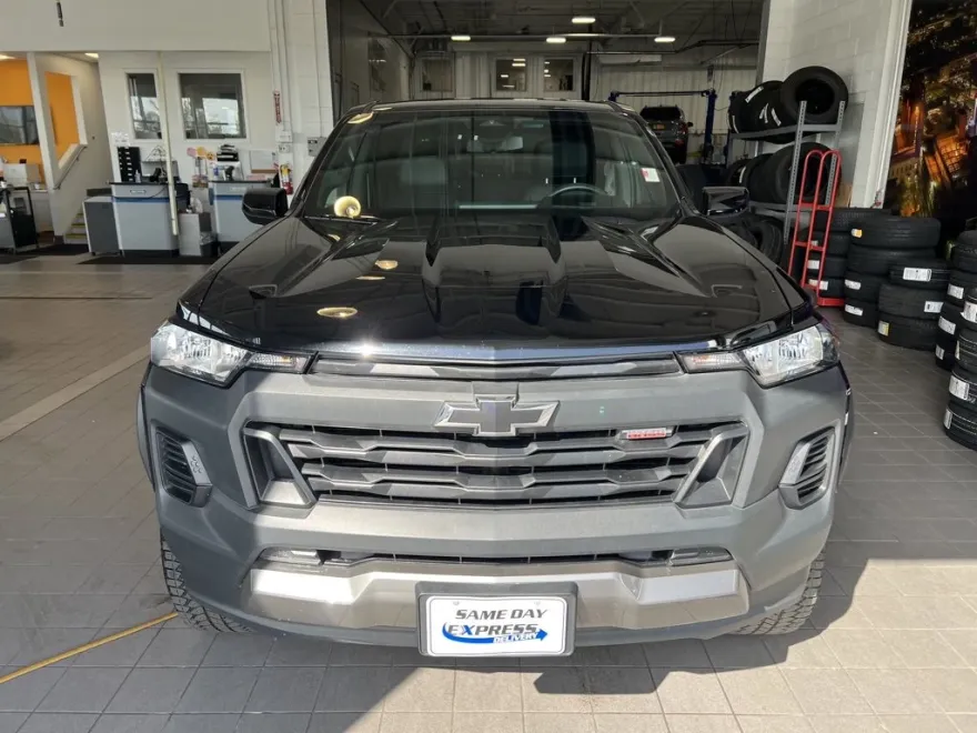 2024 Chevrolet Colorado Trail Boss photo 1