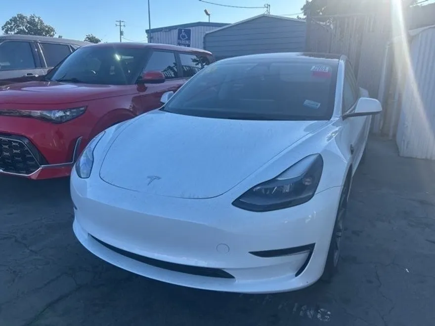 2023 Tesla Model 3 photo 1