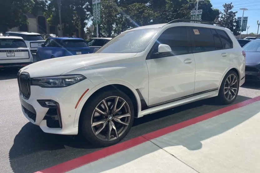 2020 Bmw X7 M50i photo 1