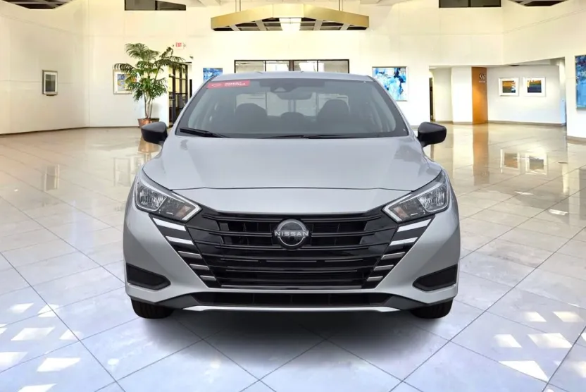 2024 Nissan Versa 1.6 S photo 1