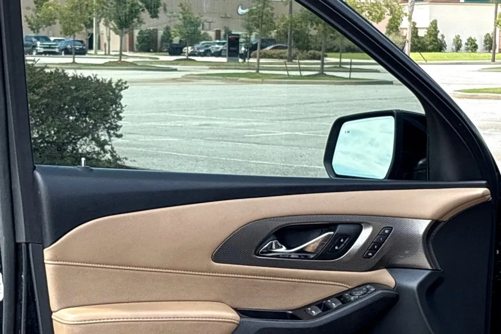 2023 Chevrolet Traverse Premier photo 1