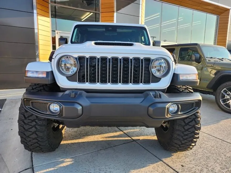 2025 Jeep Gladiator Sport S photo 1