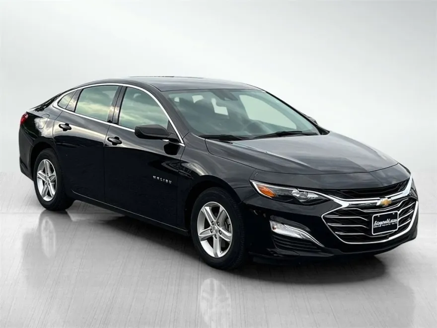 2023 Chevrolet Malibu LS photo 1