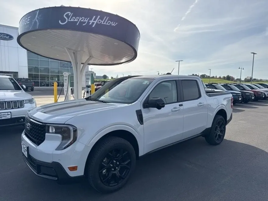 2025 Ford Maverick Lariat photo 1