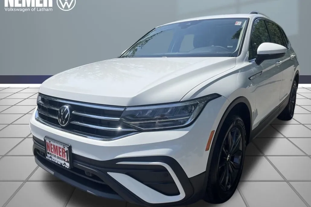 2022 Volkswagen Tiguan SE photo 1