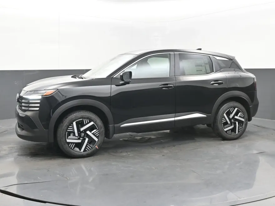 2025 Nissan Kicks SV photo 1
