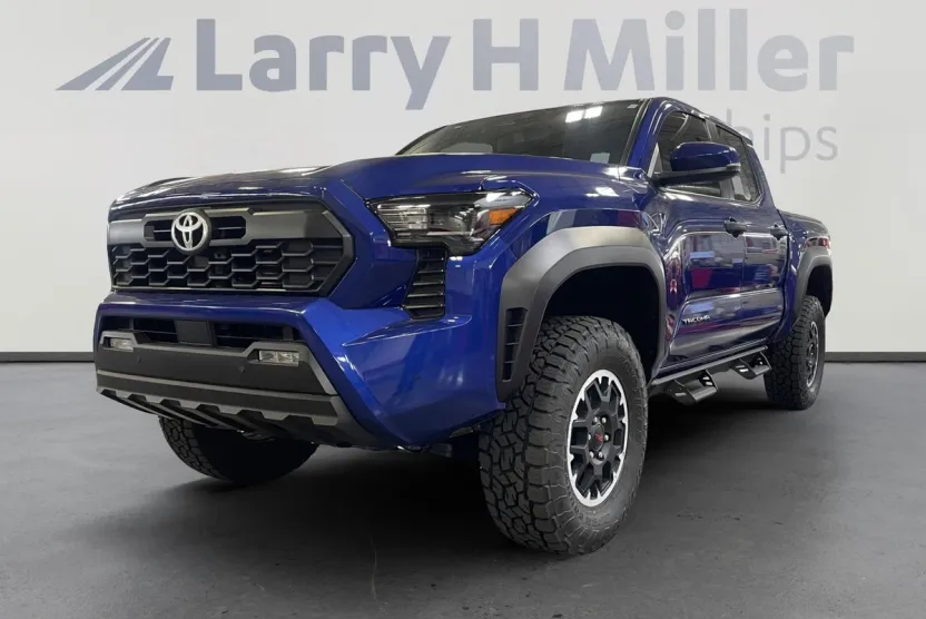 2025 Toyota Tacoma TRD Off-Road Double Cab photo 1