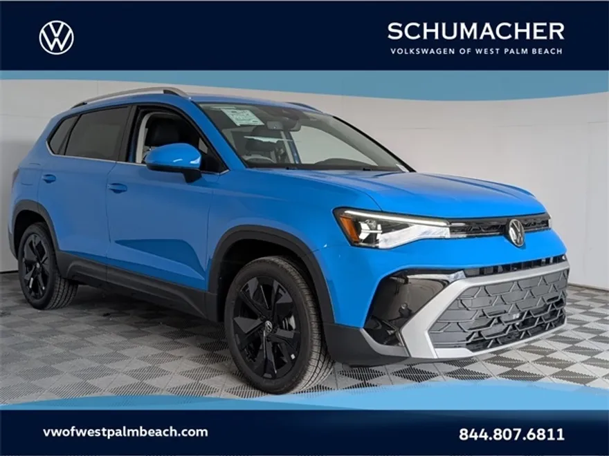 2025 Volkswagen Taos SE photo 1
