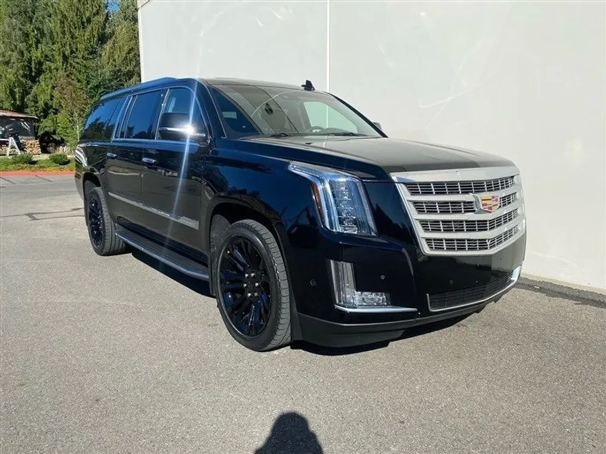 2017 Cadillac Escalade ESV Luxury photo 1