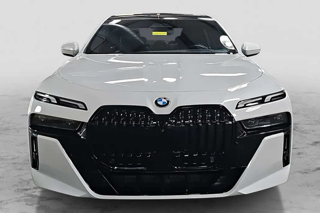 2023 Bmw 740i photo 1