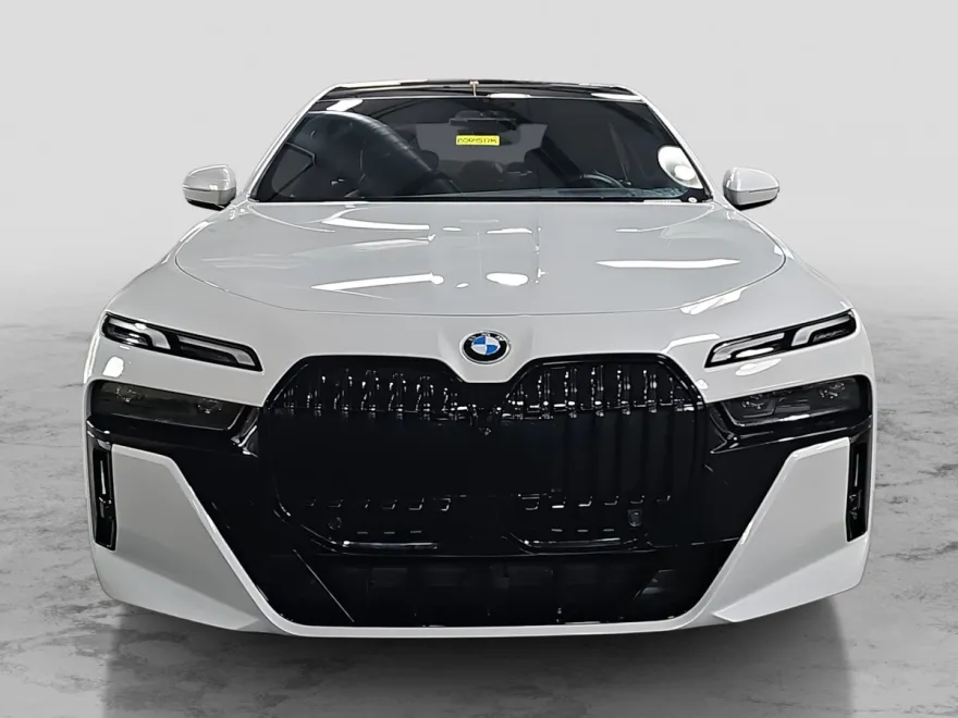 2023 Bmw 740i photo 1