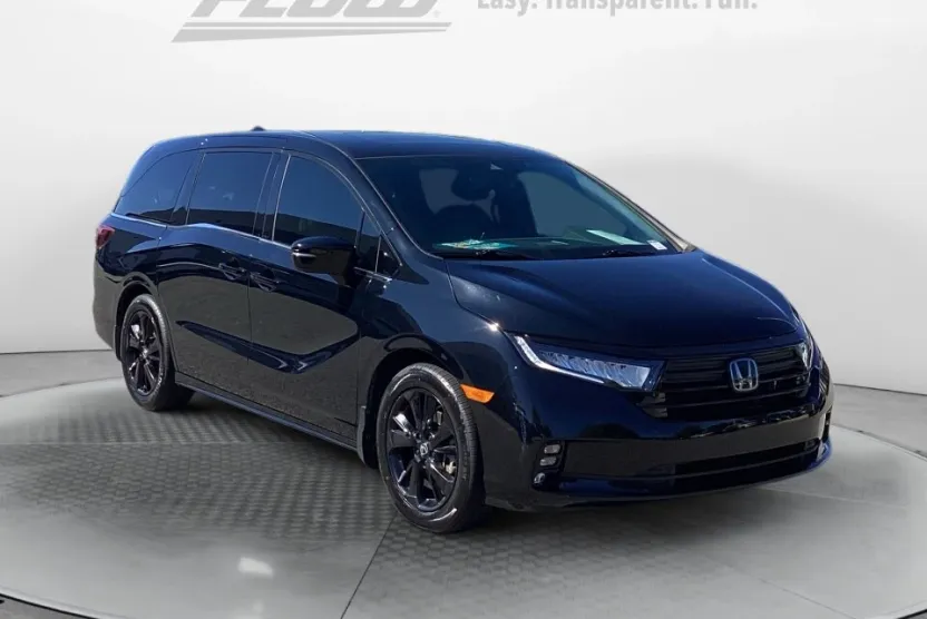 2023 Honda Odyssey Sport photo 1