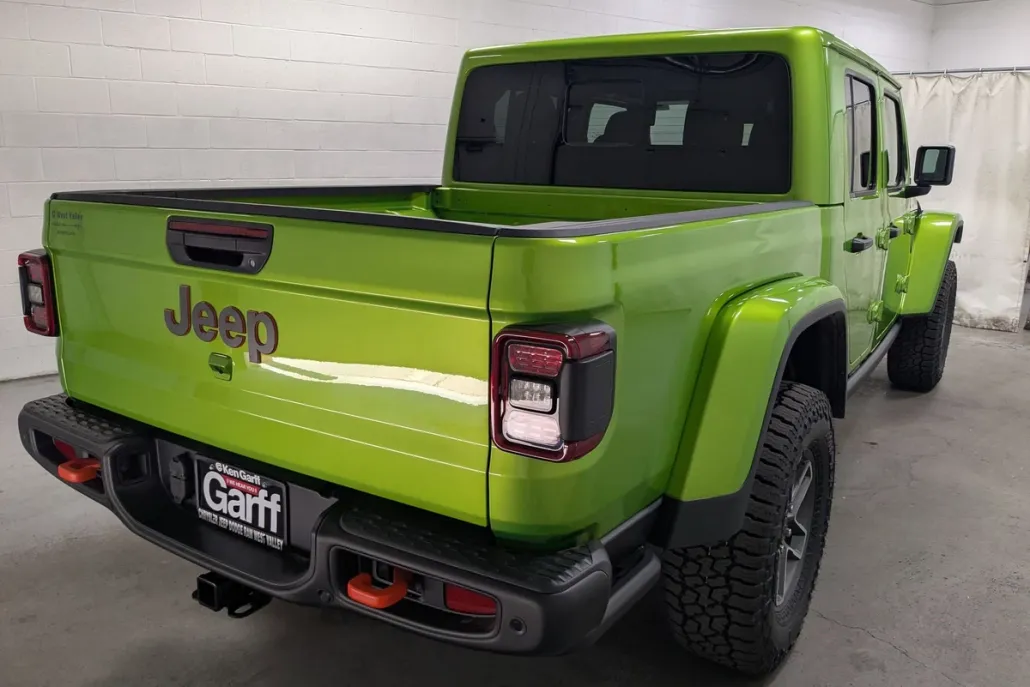 2025 Jeep Gladiator Mojave photo 1